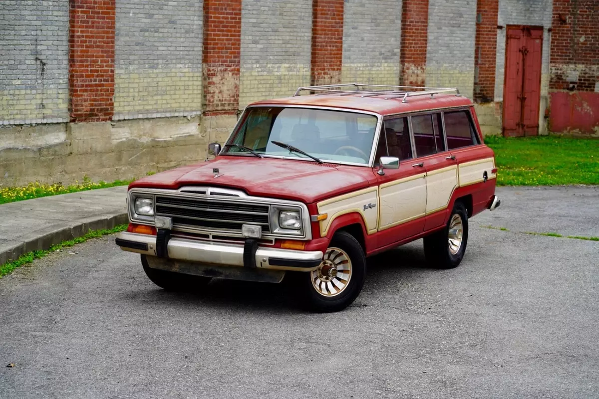 1987 Jeep Grand Wagoneer 4x4. 1-Owner. Original paint. Survivor car. Rare color. 1987 Jeep Grand Wagoneer