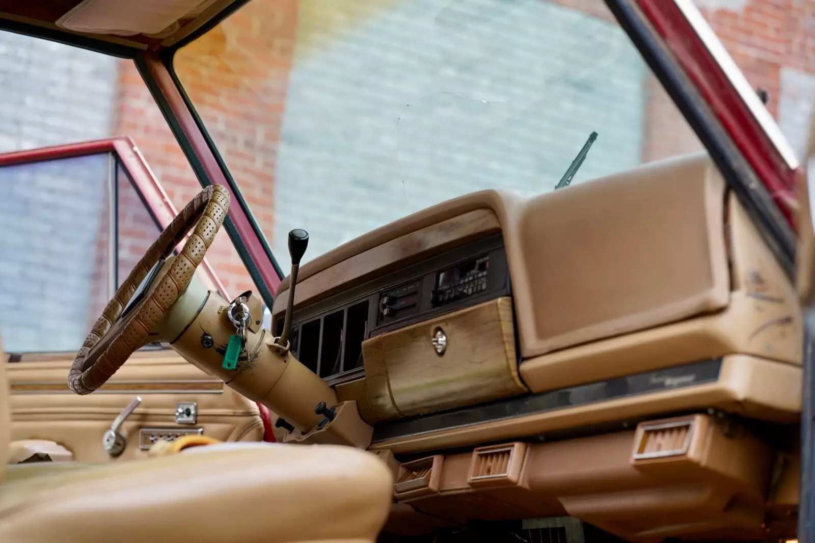 1987 Jeep Grand Wagoneer - photo 10