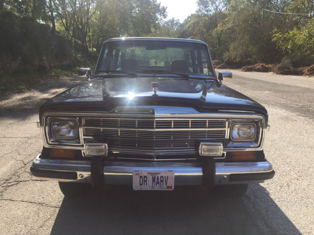 1987 Jeep Grand Wagoneer Base 4dr 4WD SUV - photo 9