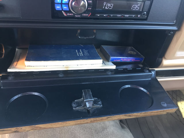 1987 Jeep Wagoneer Base 4dr 4WD SUV - photo 12