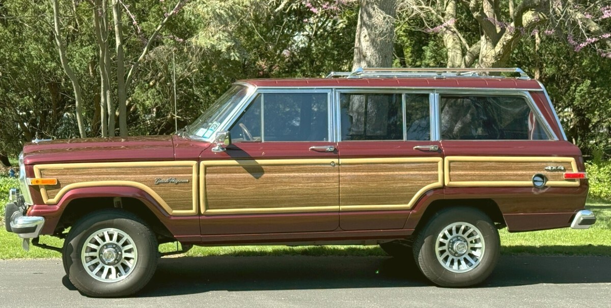 1987 Jeep Grand Wagoneer - photo 10