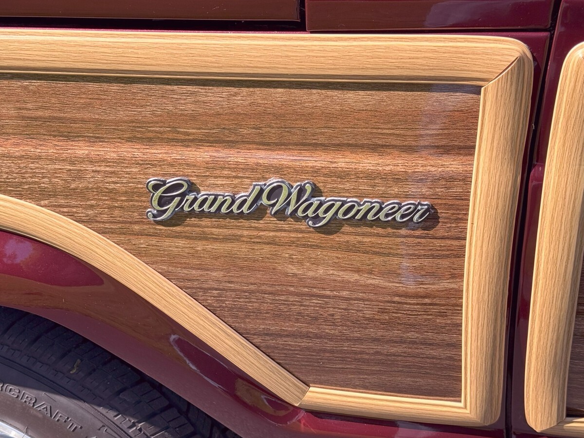 1987 Jeep Grand Wagoneer - photo 12