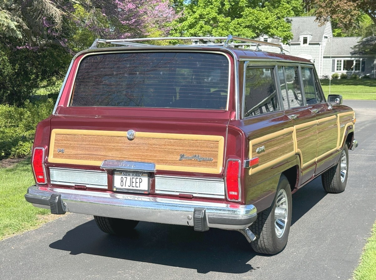 1987 Jeep Grand Wagoneer - photo 13