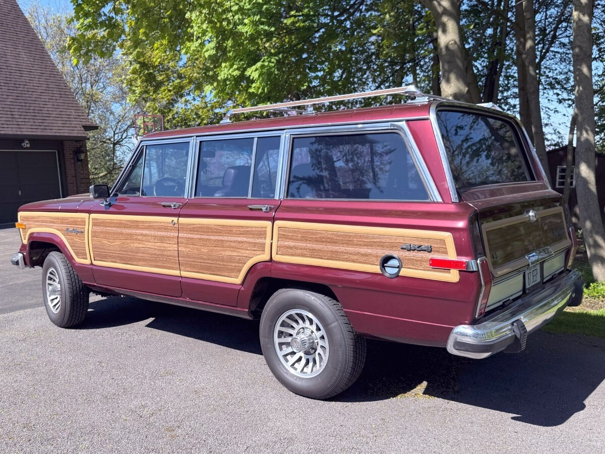 1987 Jeep Grand Wagoneer - photo 5