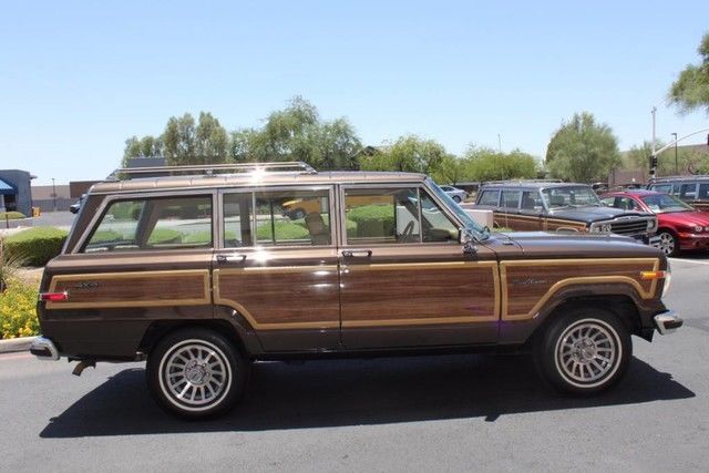 1987 Jeep Wagoneer Limited 4X4 - photo 9