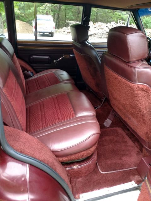 1987 Jeep Wagoneer Low mile barn find - photo 2