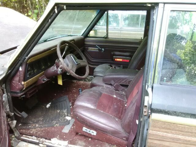 1987 Jeep Wagoneer Woody with a Sunroof - photo 2