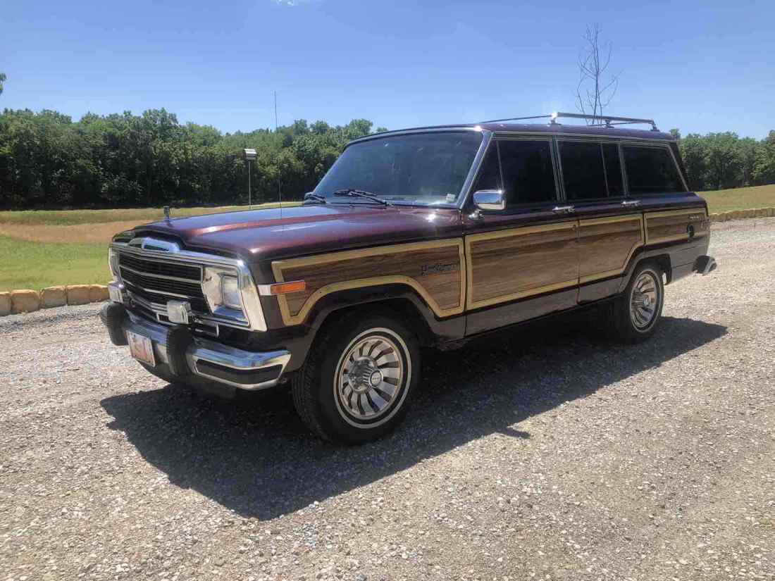 1987 Jeep Grand Wagoneer - photo 4