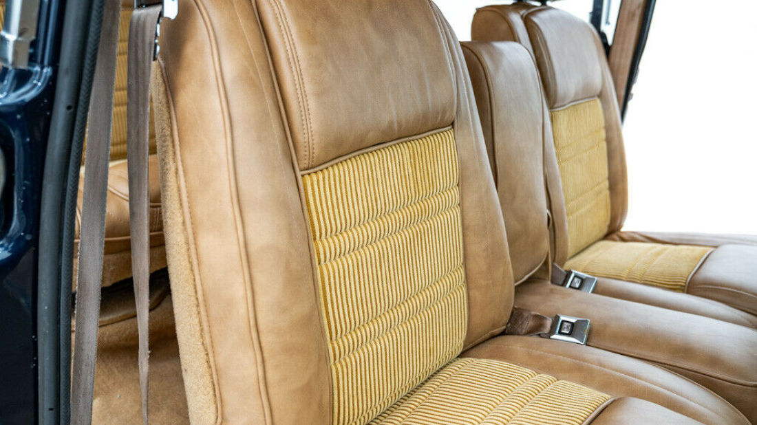 1987 Jeep Grand Wagoneer SUV - photo 5