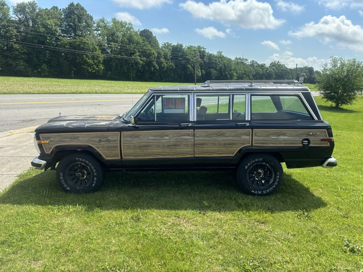 1987 Jeep Wagoneer - photo 2