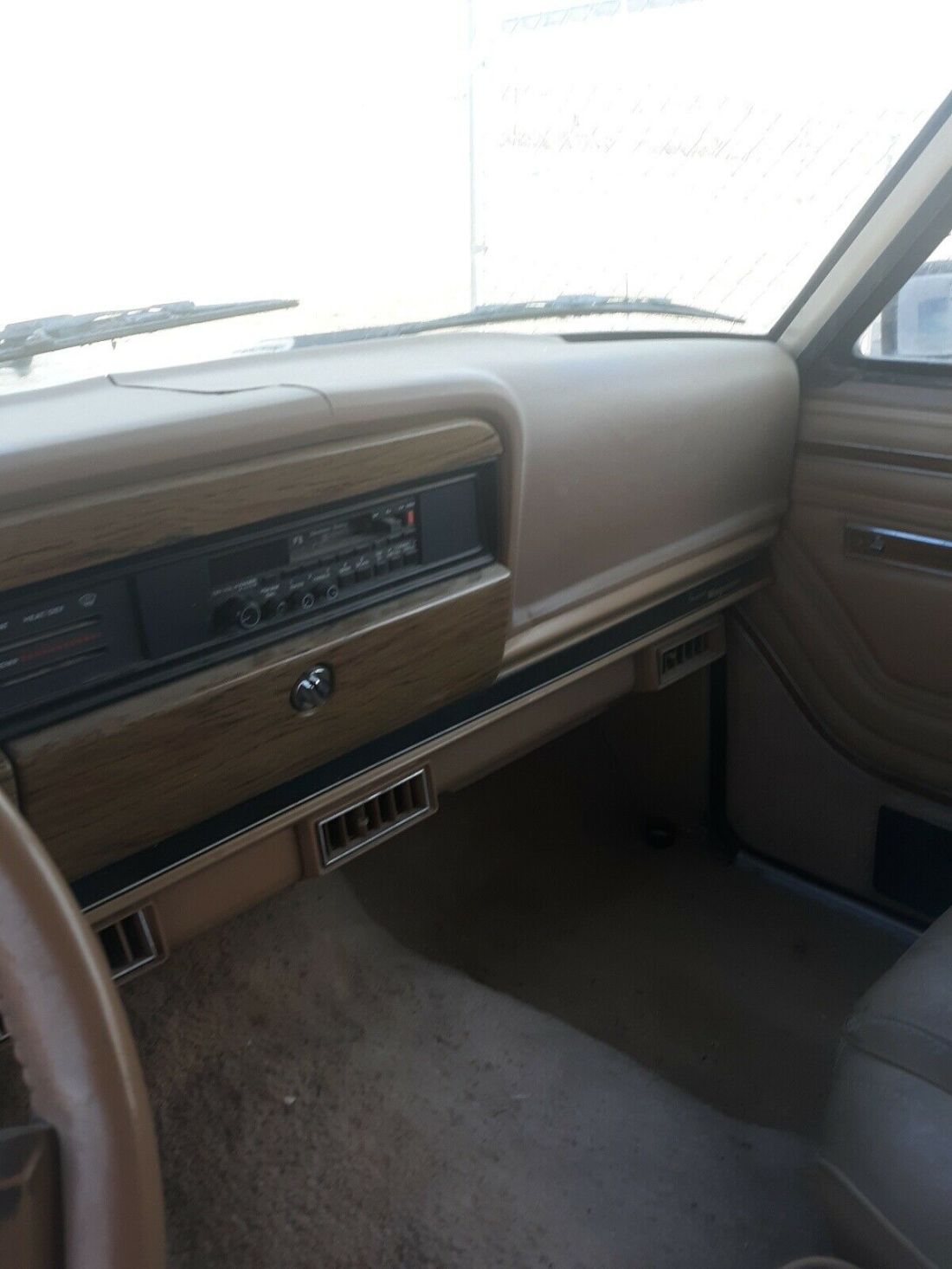 1987 Jeep Grand Wagoneer - photo 7