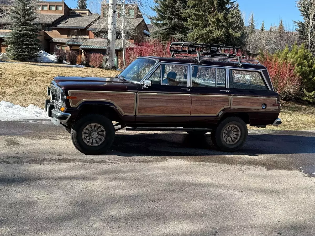 1987 Jeep Grand Wagoneer SUV Red 1987 Jeep Wagoneer