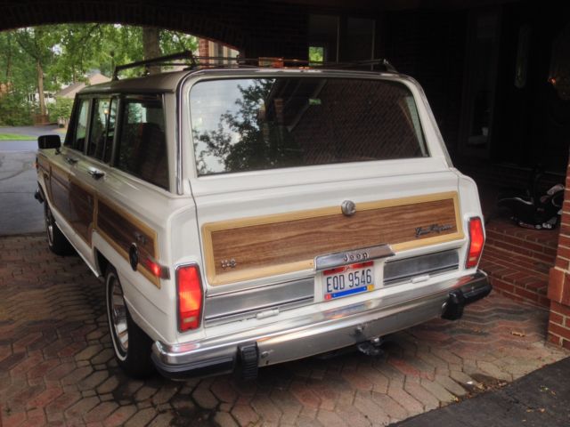 1987 Jeep Grand Wagoneer - photo 4