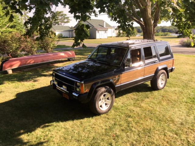 1987 Jeep Wagoneer Limited Sport Utility 4-Door