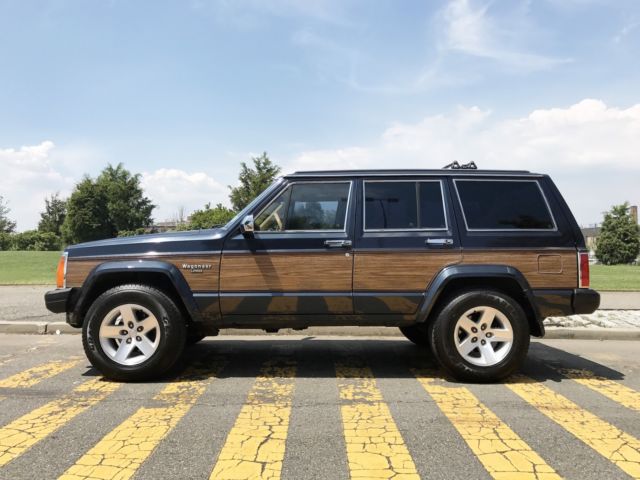 1987 Jeep Wagoneer Limited Sport Utility 4-Door - photo 4