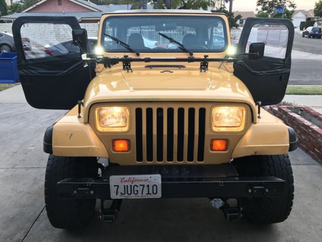 1987 Jeep Wrangler - photo 2