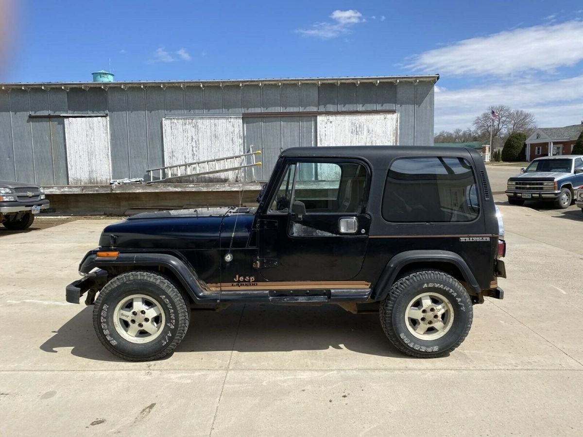 1987 Jeep Wrangler Laredo - photo 4