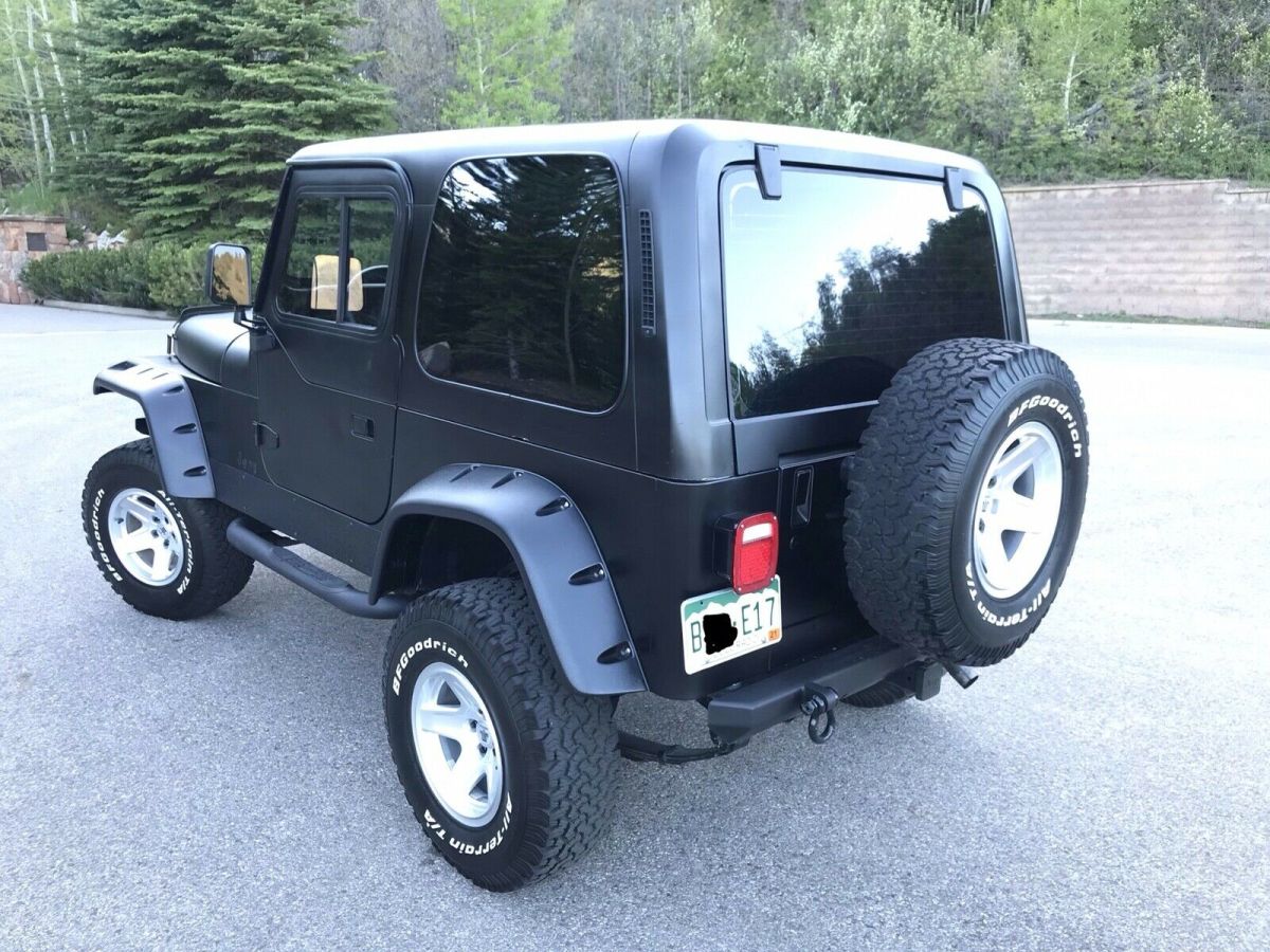 1987 Jeep Wrangler LAREDO - photo 3