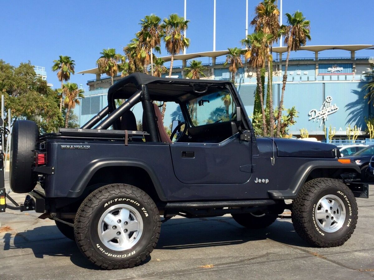 1987 Jeep Wrangler SPORT - photo 2