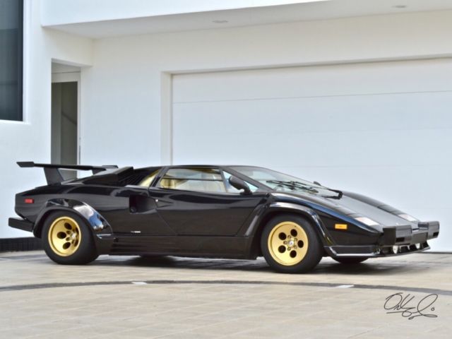 1987 Lamborghini Contact 5000QV 1k miles best color....From a museum collection 1987 Lamborghini Countach