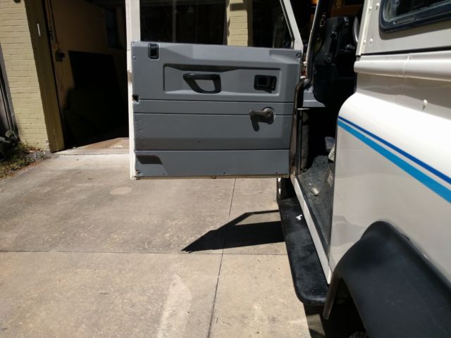 1987 Land Rover Defender 90 Santana - photo 10