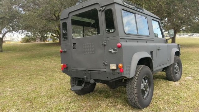 1900 Land Rover Defender D90 - photo 10