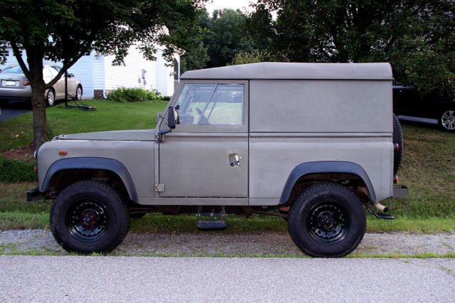 1987 Land Rover Defender