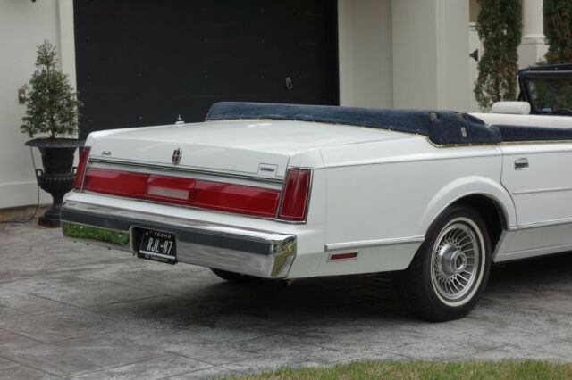 1987 Lincoln Town Car - photo 10