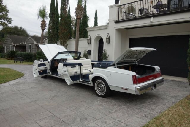 1987 Lincoln Town Car - photo 12