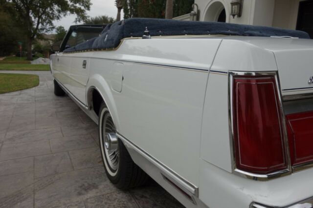 1987 Lincoln Town Car - photo 8