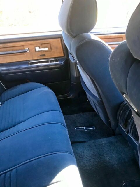 1987 Lincoln Continental - photo 10