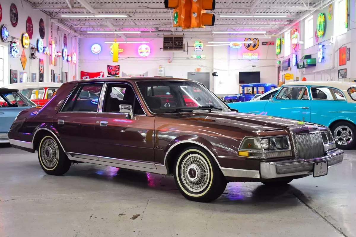 1987 Lincoln Continental GIVENCHY EDITION