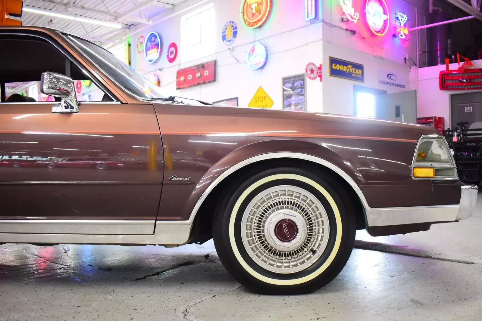 1987 Lincoln Continental GIVENCHY EDITION - photo 10