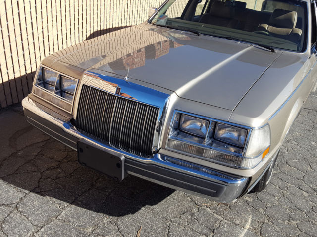 1987 Lincoln Continental COINTINENTAL - photo 5