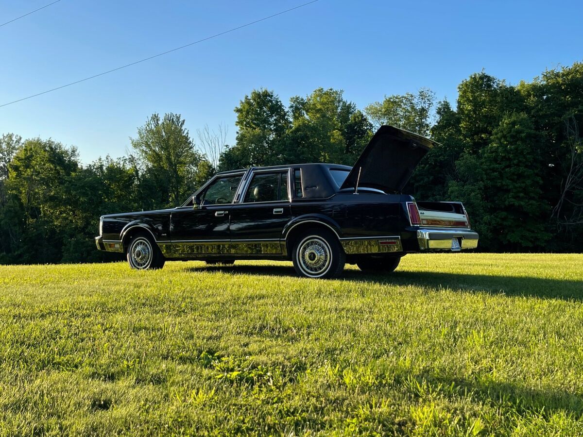 1988 Lincoln Town Car - photo 3