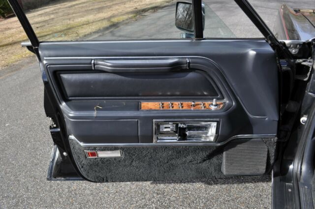 1987 Lincoln Town Car Signature Series - photo 13