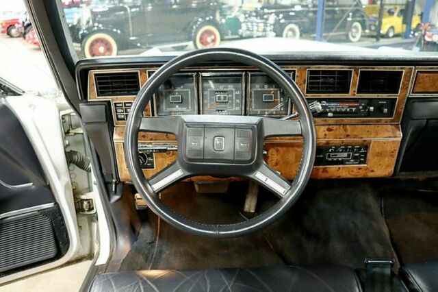 1987 Lincoln Town Car -- - photo 12