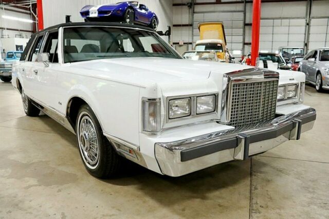 1987 Lincoln Town Car -- - photo 7