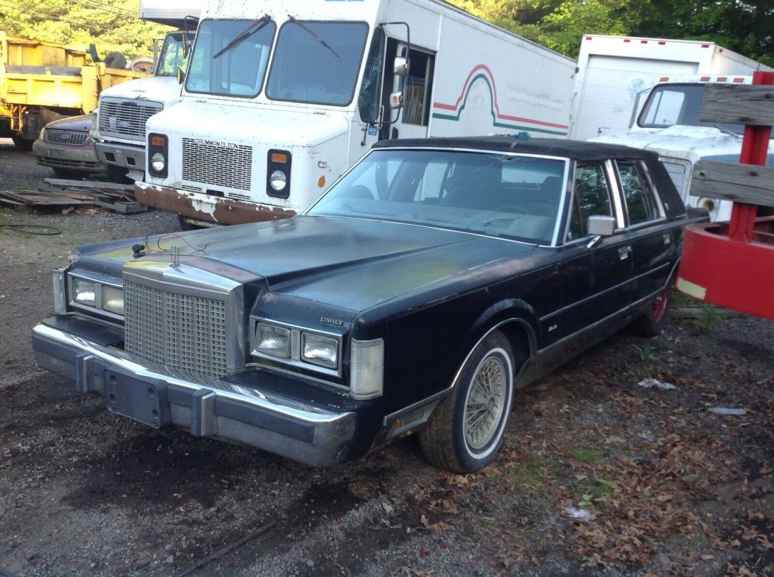 1987 Lincoln Town Car SIGNATURE