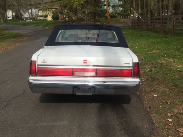 1987 Lincoln Town Car - photo 10