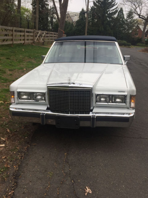 1987 Lincoln Town Car - photo 11