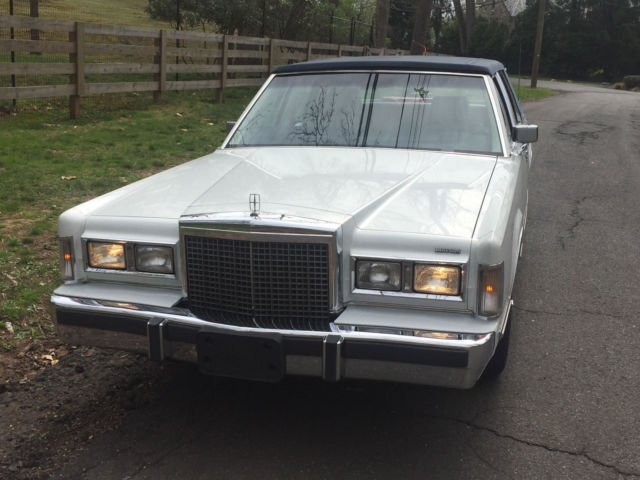 1987 Lincoln Town Car - photo 12