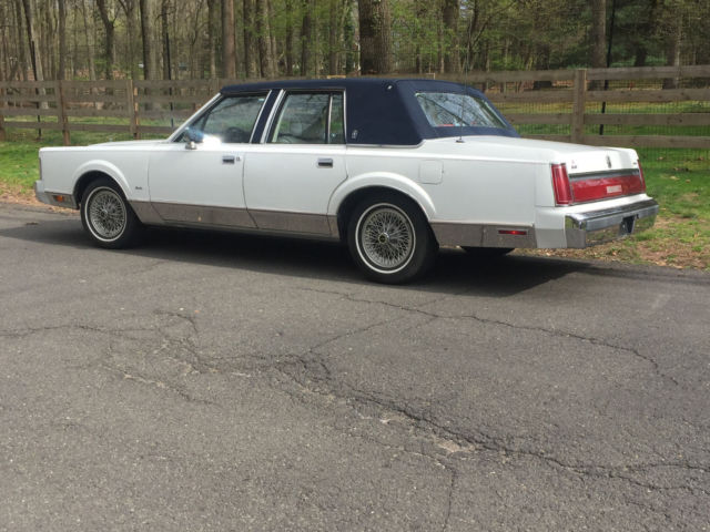 1987 Lincoln Town Car - photo 7