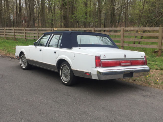 1987 Lincoln Town Car - photo 8