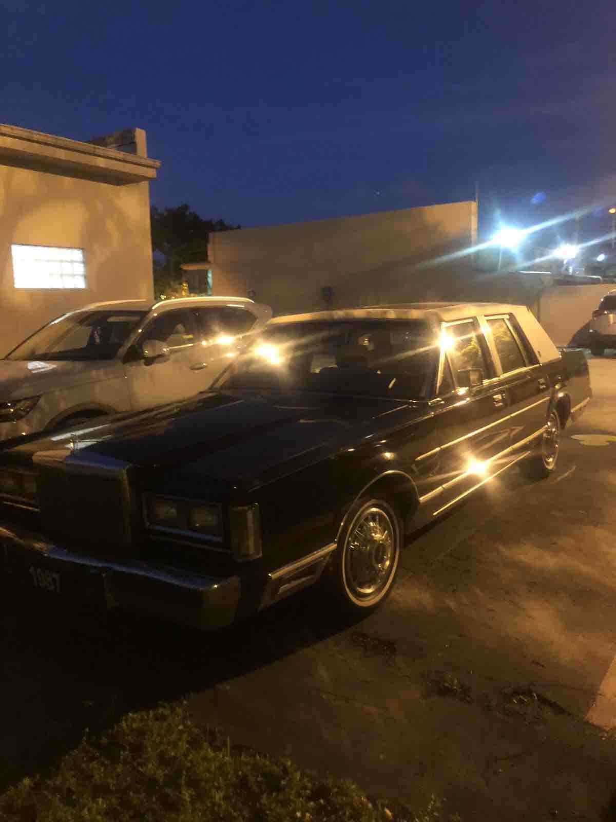 1987 Lincoln Town Car SIGNATURE - photo 2