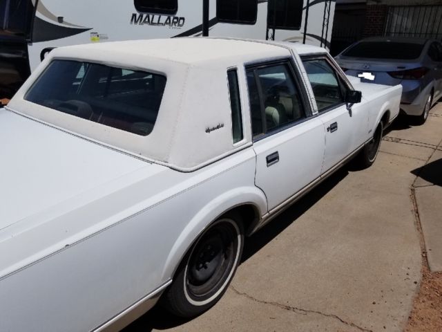 1987 Lincoln Town Car Signature - photo 2
