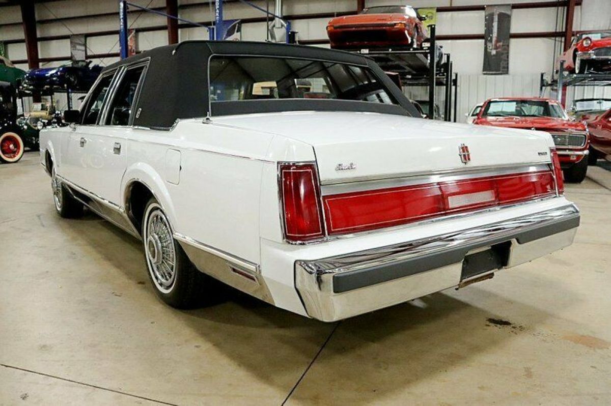 1987 Lincoln Town Car Signature - photo 3