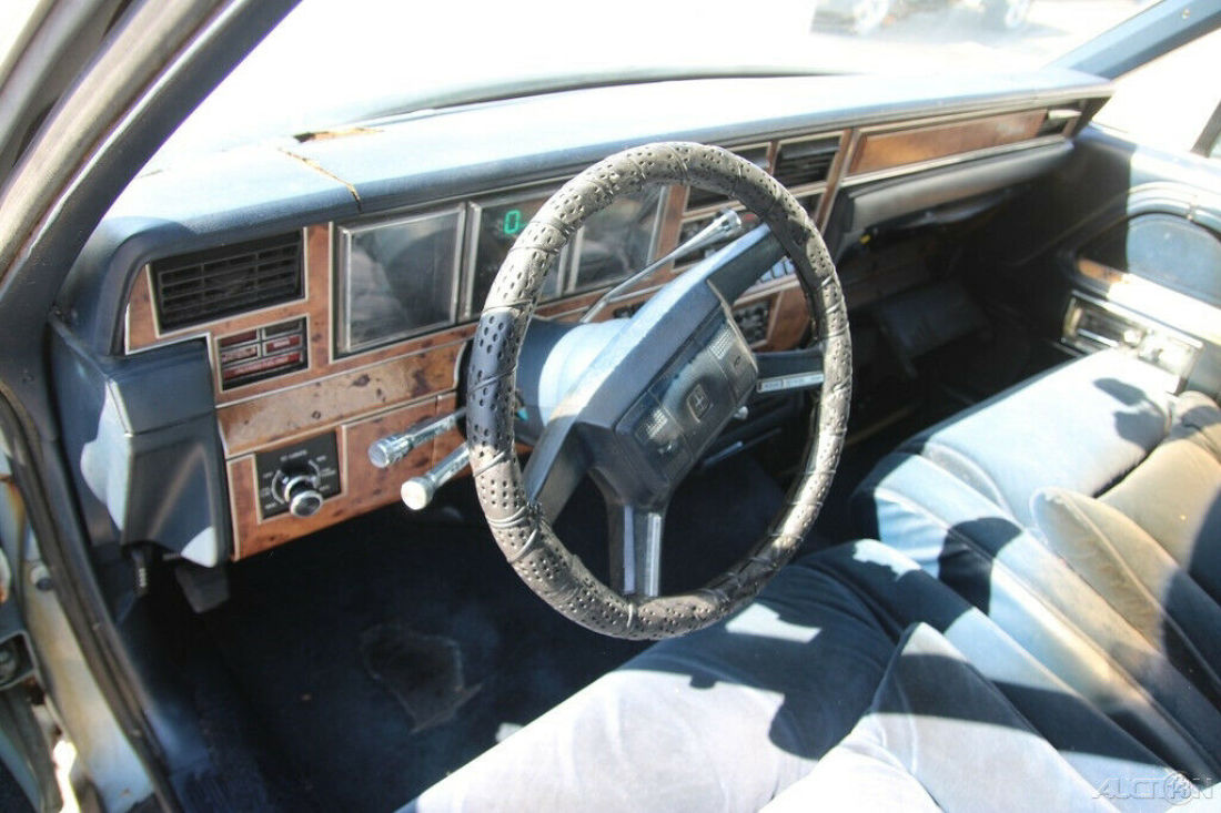 1987 Lincoln Town Car Signature - photo 13