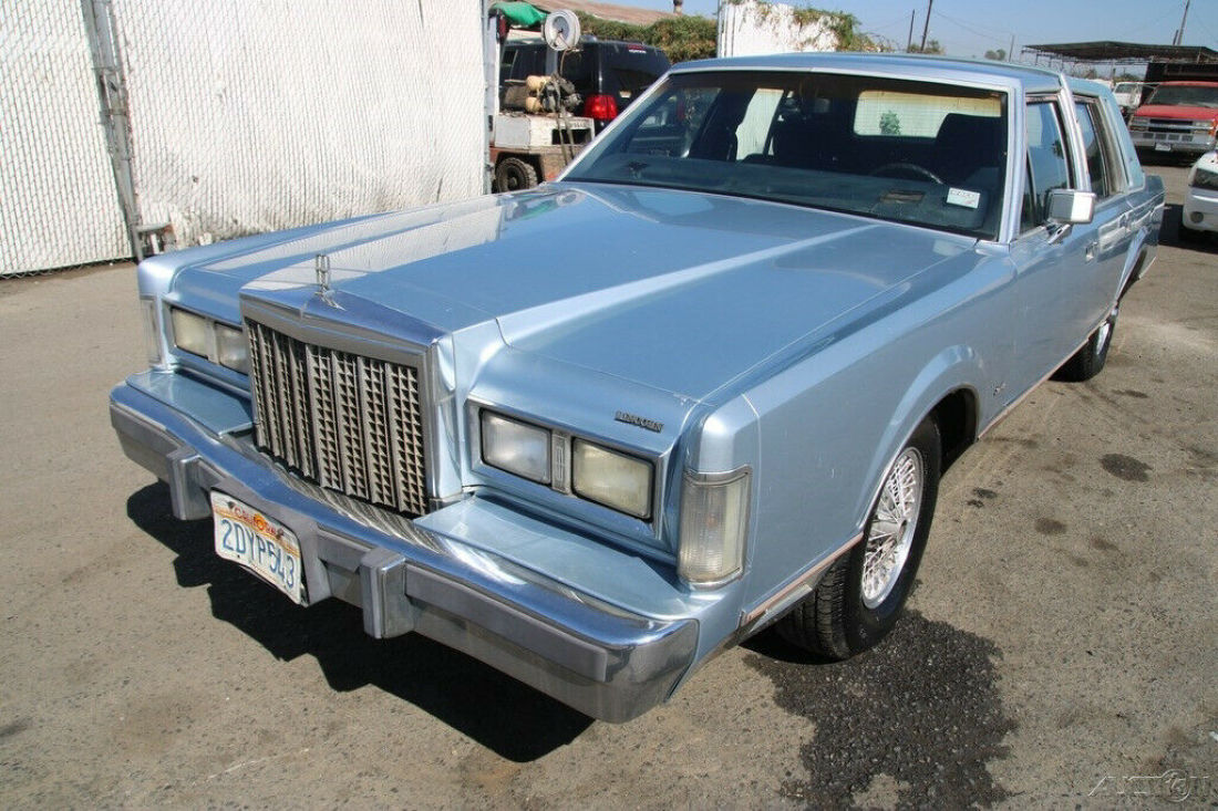 1987 Lincoln Town Car Signature - photo 3