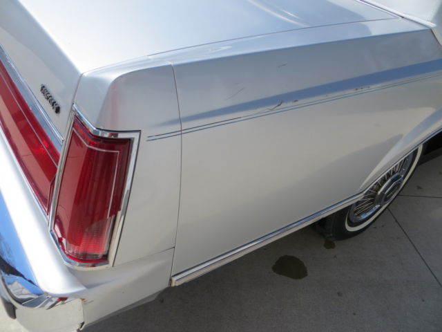 1987 Lincoln Town Car Signature Sedan 4-Door - photo 7